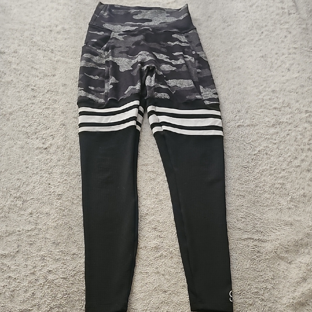 Bombshell Sportswear Black and Gray Kids Leggings - Picture 3 of 3